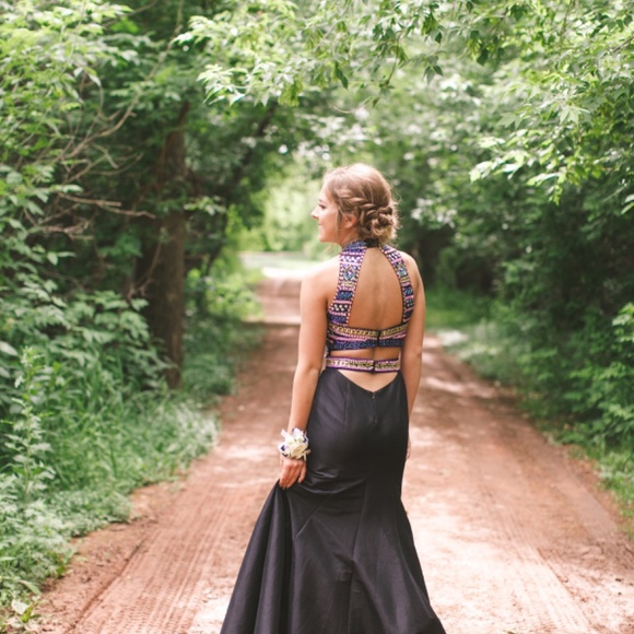 Angela and Allison prom dress - Picture 2 of 2